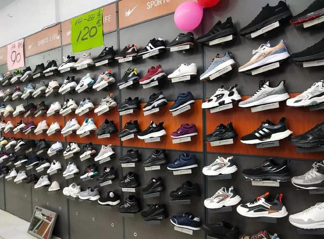 品牌如今却跌落神坛看谁还在乱跟风球王会曾红极一时的5个国产运动(图21)