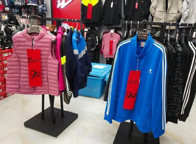 品牌如今却跌落神坛看谁还在乱跟风球王会曾红极一时的5个国产运动(图41)