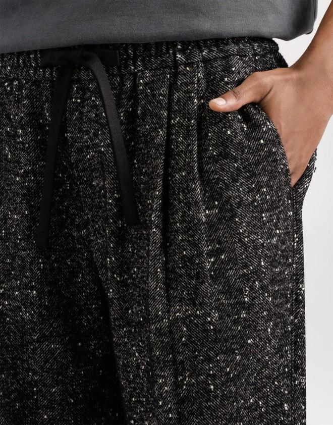 冬男装从 T 恤到运动鞋全覆盖DG意式格调不重样杜嘉班纳秋(图3) 冬男装从 T 恤到运动鞋全覆盖DG意式格调不重样杜嘉班纳秋(图3)